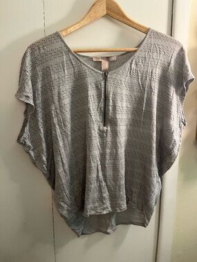 Forever 21 Gray Eyelet Zip Front Blouse